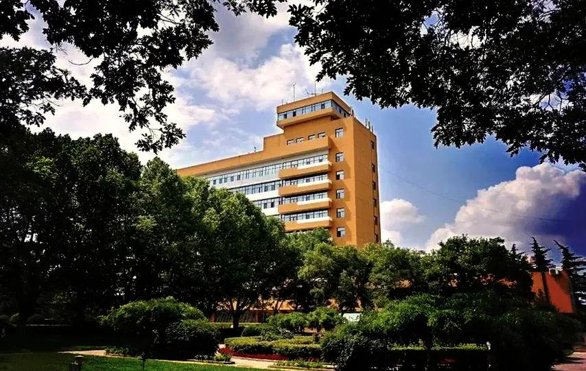 歡迎加入蘭州石化職業技術大學，探索計算機軟件技術開發的無限可能